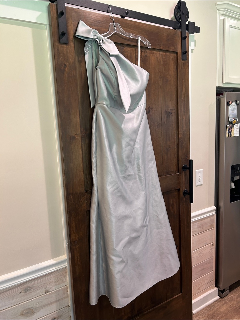 E35 ALFRED SUNG One-Shoulder Satin Gown in Mist/Willow Green